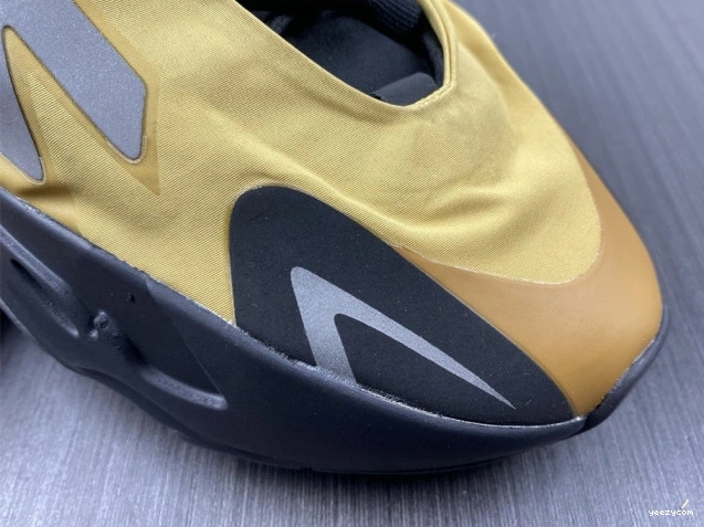 700 MNVN 'Honey GZ0717 Yeezy Flux' Boost 0803